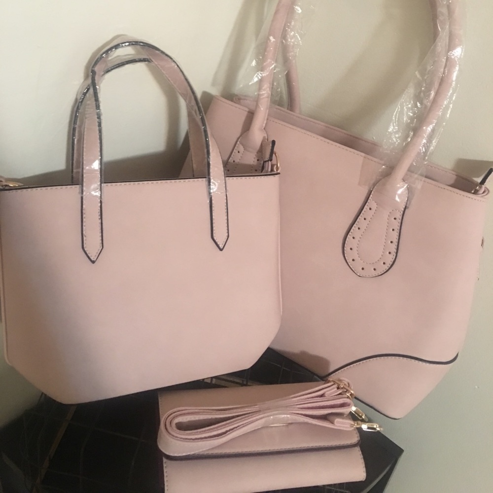 NWT  Women’s Fashion 4-Piece Handbag Set
